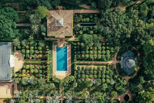 Jardín de L'Albarda y Dénia: naturaleza y costa desde Valencia