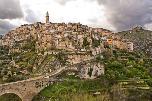 Covetes dels Moros y Bocairent: misterio y encanto medieval desde Valencia